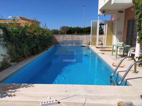 appartamento in vendita a Pomezia in zona Torvaianica