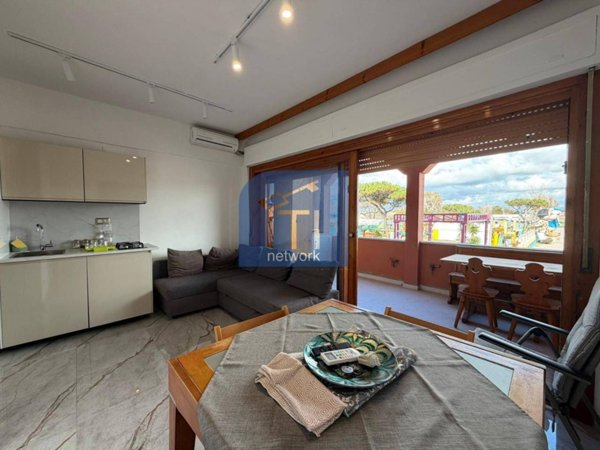 appartamento in vendita a Pomezia in zona Torvaianica