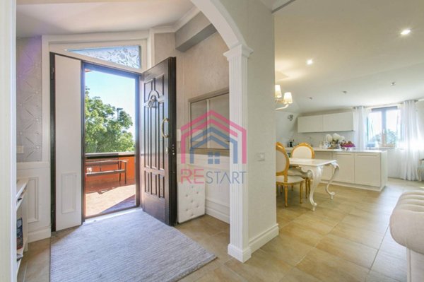 casa indipendente in vendita a Pomezia in zona Torvaianica Alta