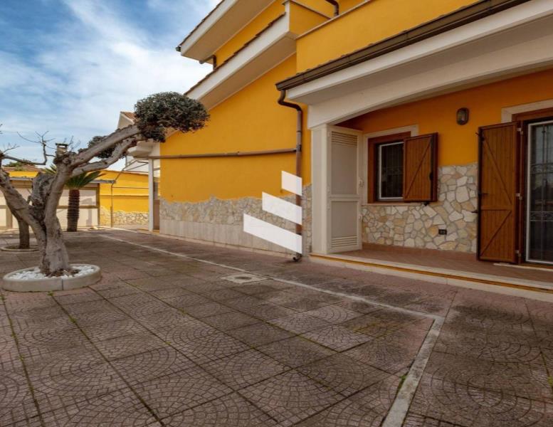 casa indipendente in vendita a Pomezia