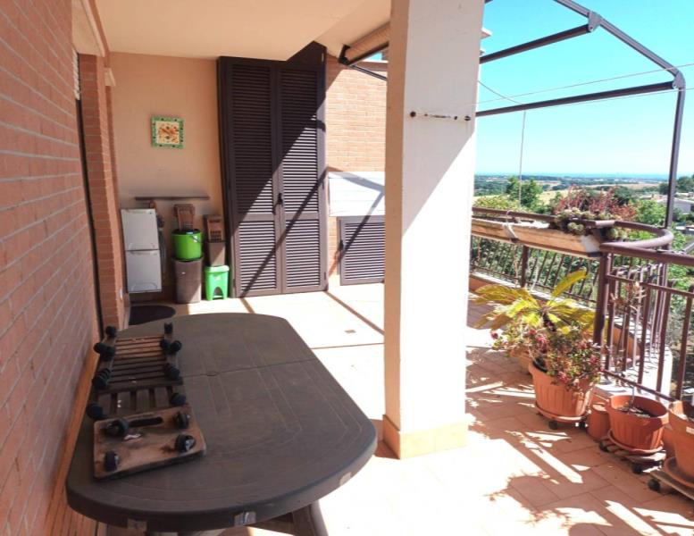 appartamento in vendita a Pomezia in zona Santa Palomba