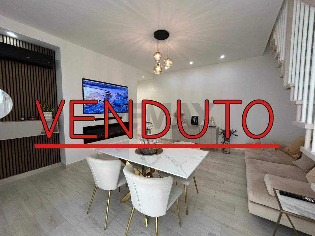 appartamento in vendita a Pomezia in zona Torvaianica Alta