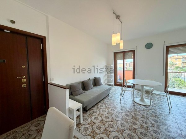 appartamento in vendita a Pomezia in zona Torvaianica