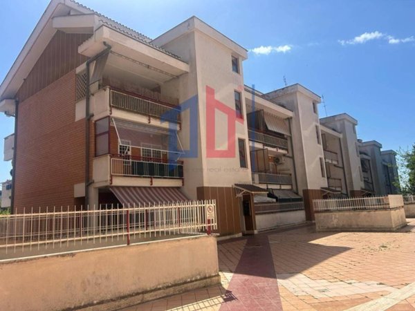 appartamento in vendita a Pomezia in zona Pratica di Mare