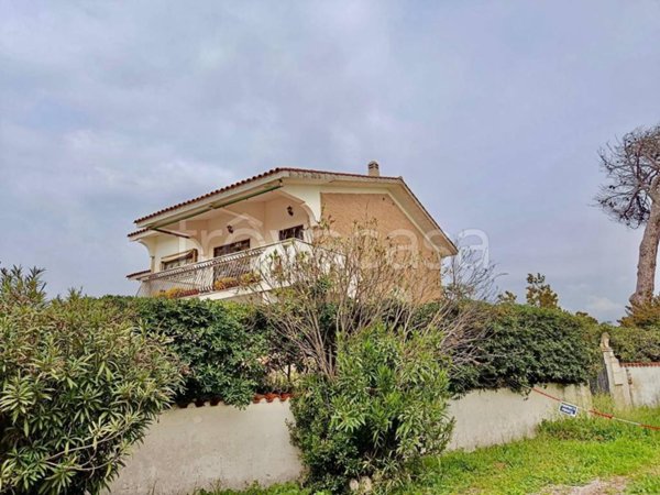 appartamento in vendita a Pomezia in zona Torvaianica