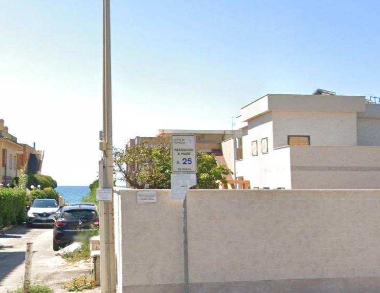 appartamento in vendita a Pomezia in zona Torvaianica