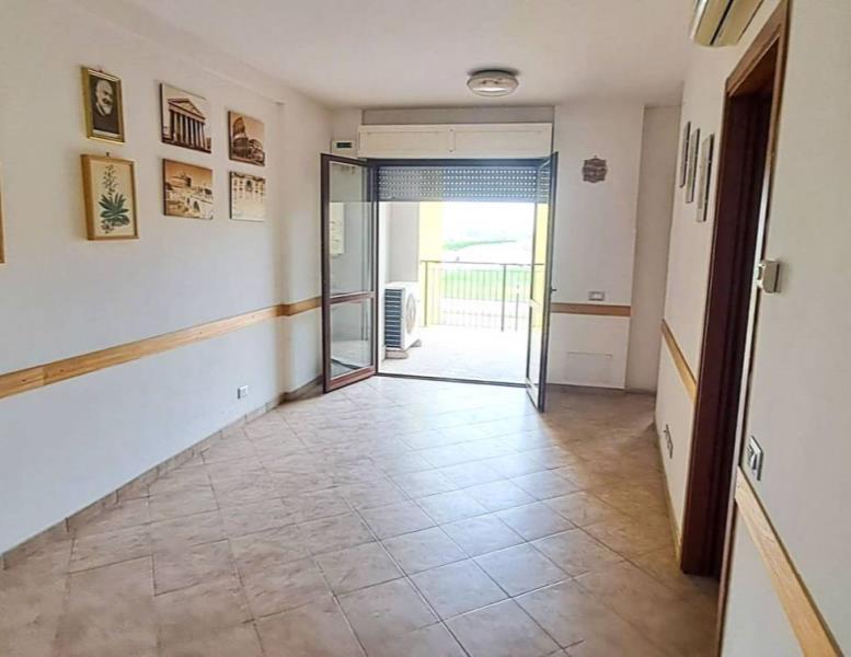 appartamento in vendita a Pomezia in zona Santa Palomba