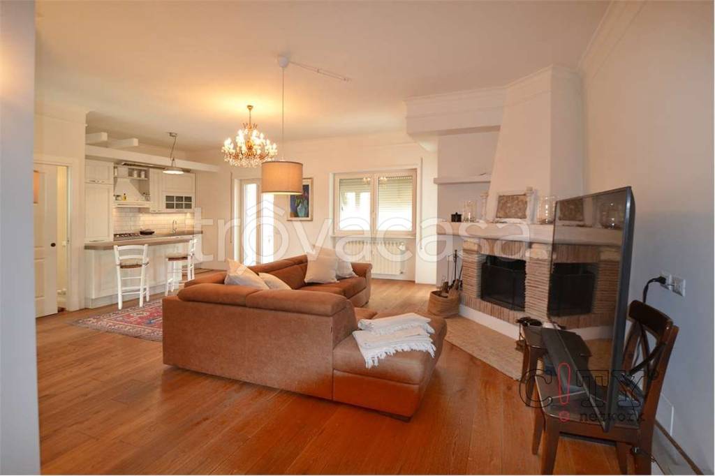 appartamento in vendita a Pomezia