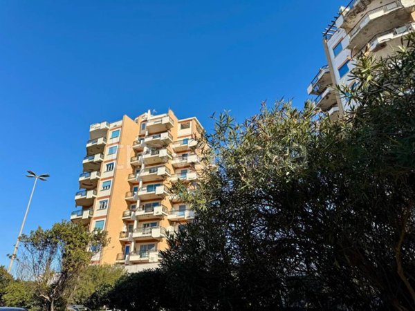 appartamento in vendita a Pomezia in zona Pratica di Mare