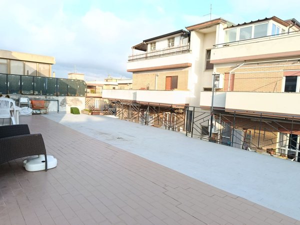 appartamento in vendita a Pomezia in zona Torvaianica