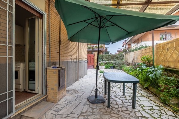 appartamento in vendita a Pomezia in zona Torvaianica