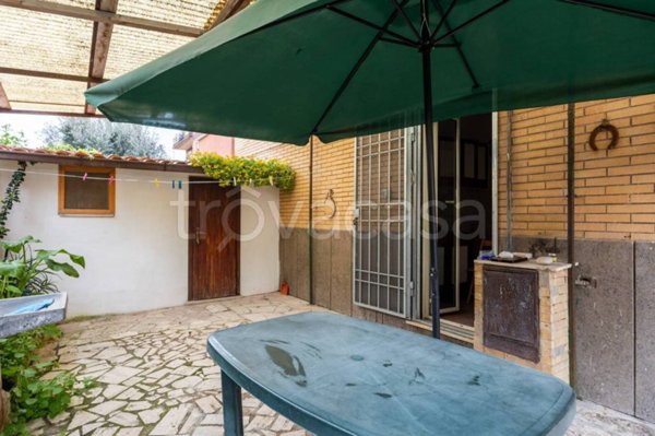 appartamento in vendita a Pomezia in zona Torvaianica