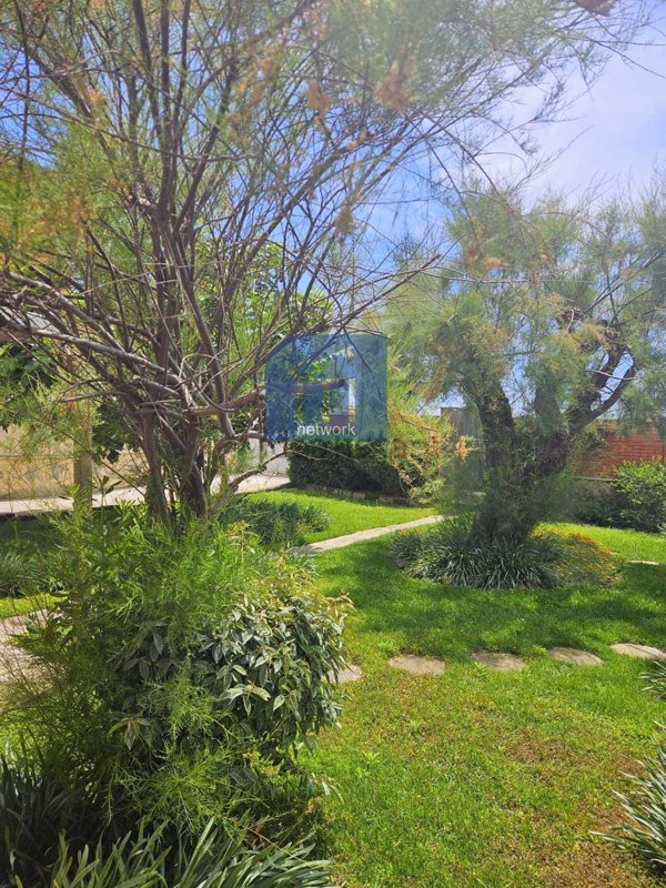 casa indipendente in vendita a Pomezia in zona Torvaianica