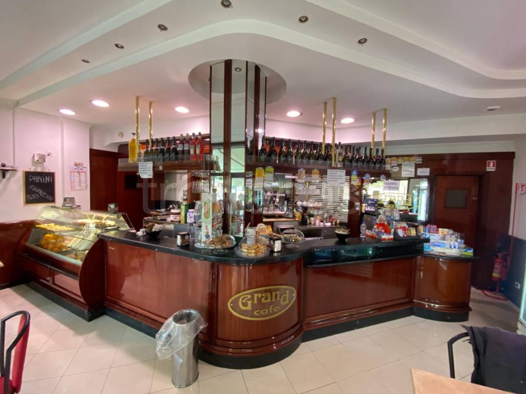 negozio in vendita a Pomezia