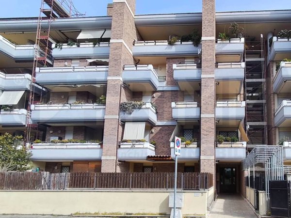 appartamento in vendita a Pomezia in zona Colli di Enea