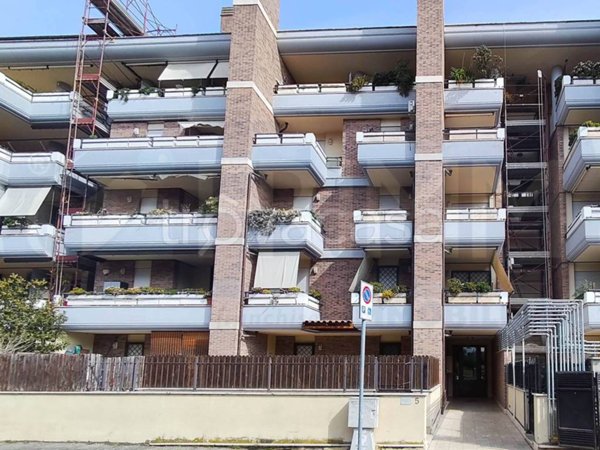 appartamento in vendita a Pomezia in zona Colli di Enea