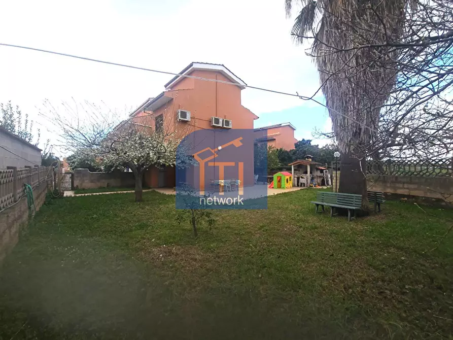 casa indipendente in vendita a Pomezia in zona Torvaianica