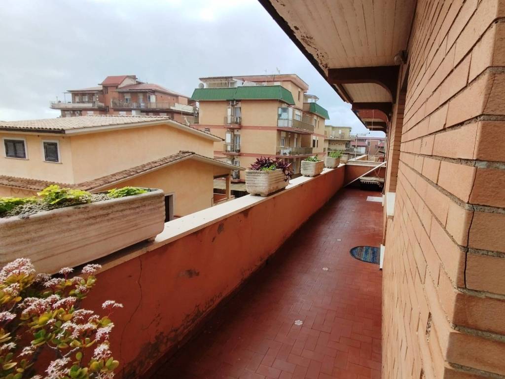 appartamento in vendita a Pomezia in zona Torvaianica