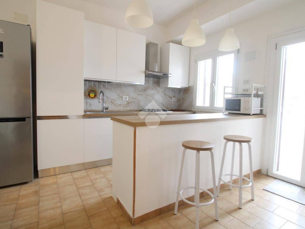 casa indipendente in vendita a Pomezia in zona Torvaianica