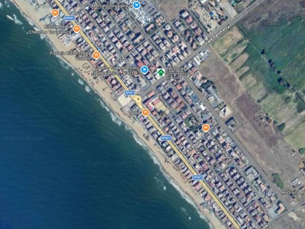 negozio in vendita a Pomezia in zona Torvaianica