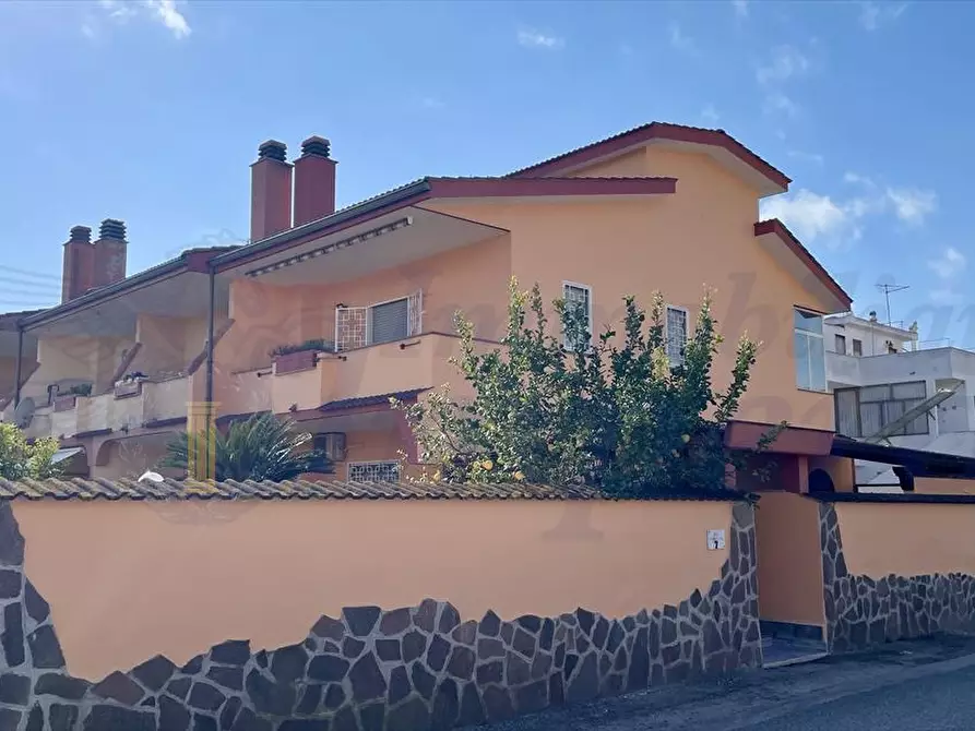 casa indipendente in vendita a Pomezia in zona Torvaianica