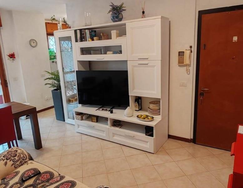 appartamento in vendita a Pomezia in zona Santa Palomba