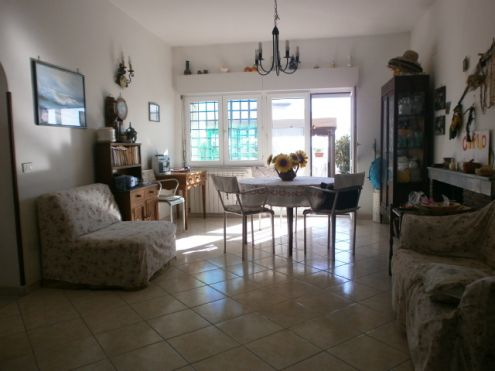 appartamento in vendita a Pomezia in zona Torvaianica