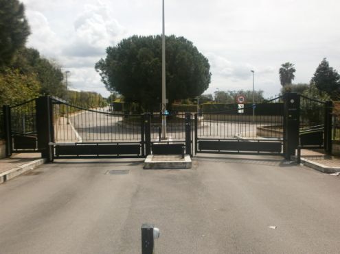 casa indipendente in vendita a Pomezia in zona Colli di Enea