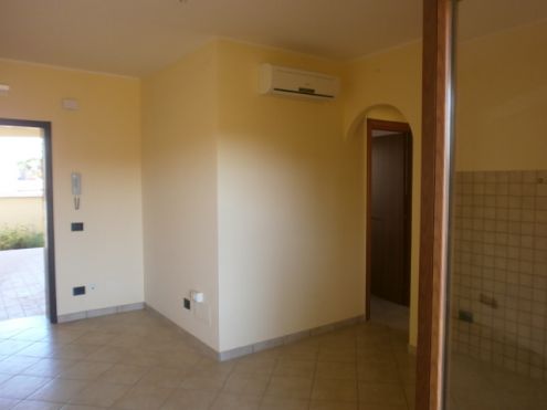 appartamento in vendita a Pomezia in zona Castagnetta