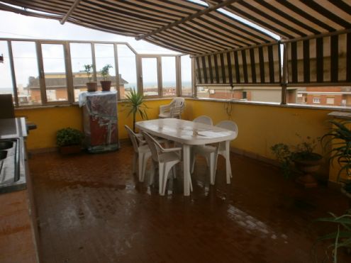 appartamento in vendita a Pomezia in zona Campo Jemini