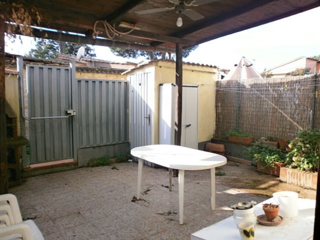 appartamento in vendita a Pomezia in zona Torvaianica