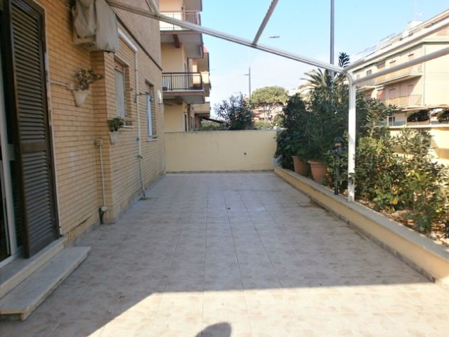 appartamento in vendita a Pomezia in zona Torvaianica