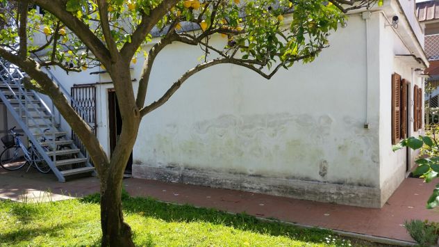 casa indipendente in vendita a Pomezia in zona Torvaianica