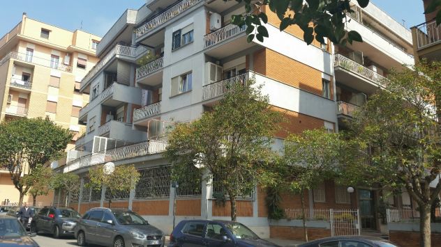 appartamento in vendita a Pomezia in zona Colli di Enea