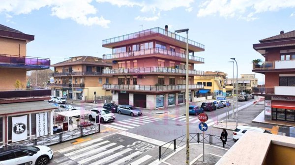 appartamento in vendita a Pomezia in zona Torvaianica