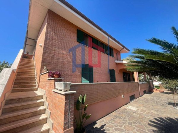 appartamento in vendita a Pomezia in zona Torvaianica