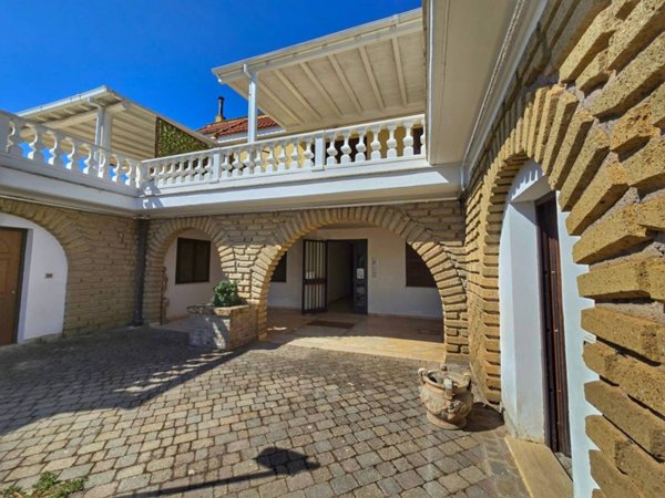 appartamento in vendita a Pomezia in zona Santa Palomba