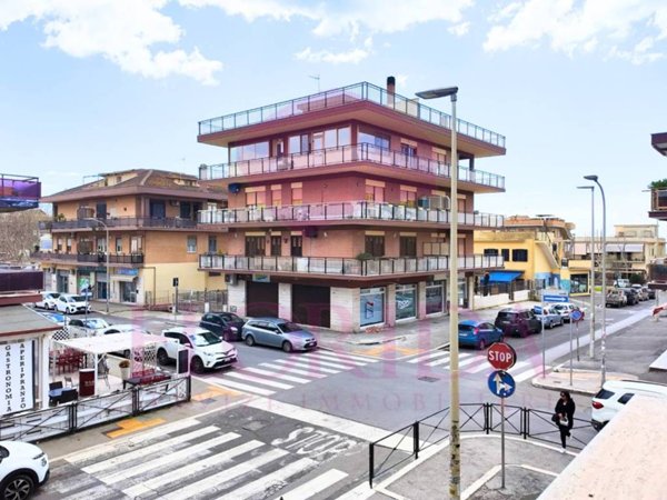 appartamento in vendita a Pomezia in zona Torvaianica