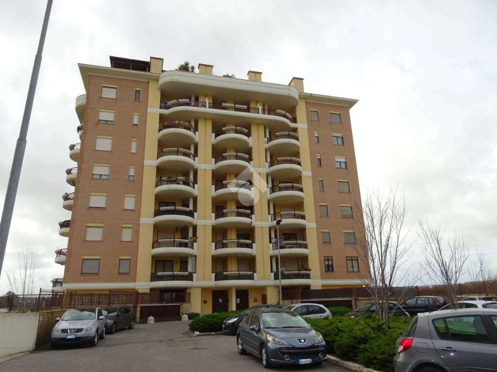 appartamento in vendita a Pomezia in zona Torvaianica