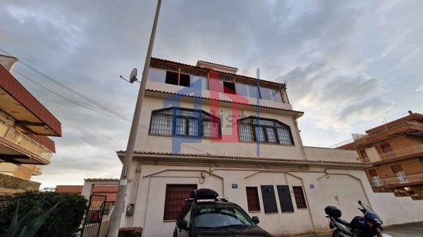 appartamento in vendita a Pomezia in zona Torvaianica