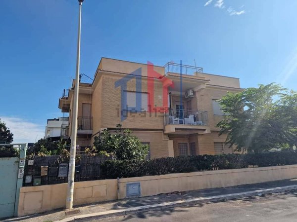 appartamento in vendita a Pomezia in zona Torvaianica