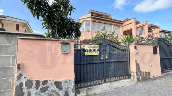 appartamento in vendita a Pomezia in zona Torvaianica