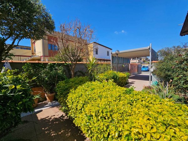 appartamento in vendita a Pomezia in zona Campo Ascolano