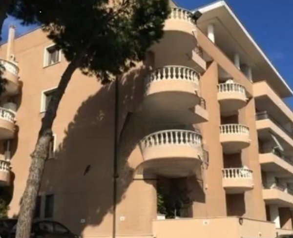 ufficio in vendita a Pomezia