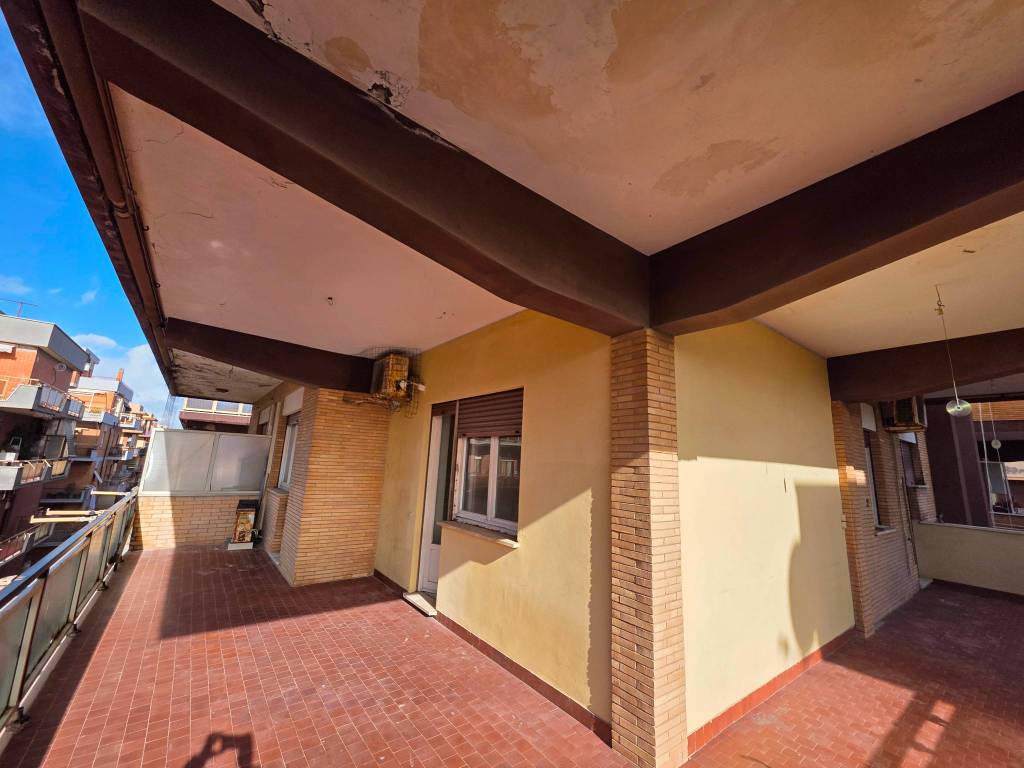 appartamento in vendita a Pomezia in zona Torvaianica