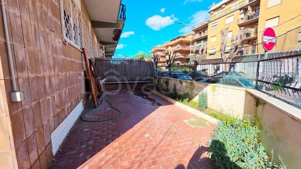 appartamento in vendita a Pomezia in zona Torvaianica