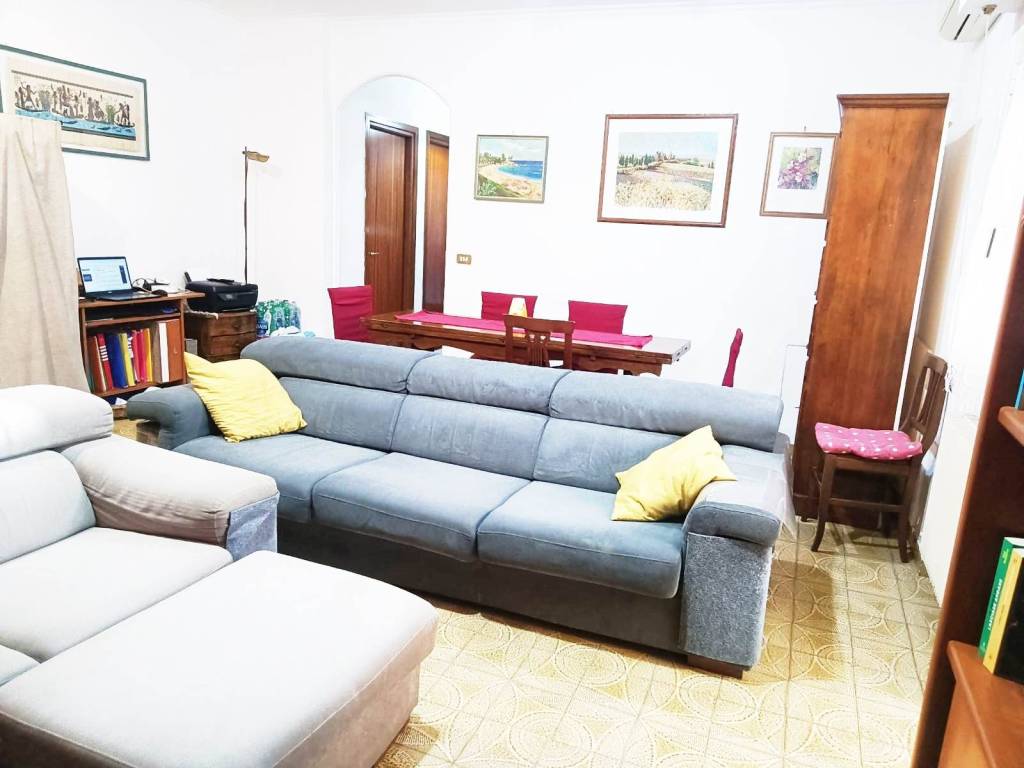 appartamento in vendita a Pomezia in zona Campo Selva