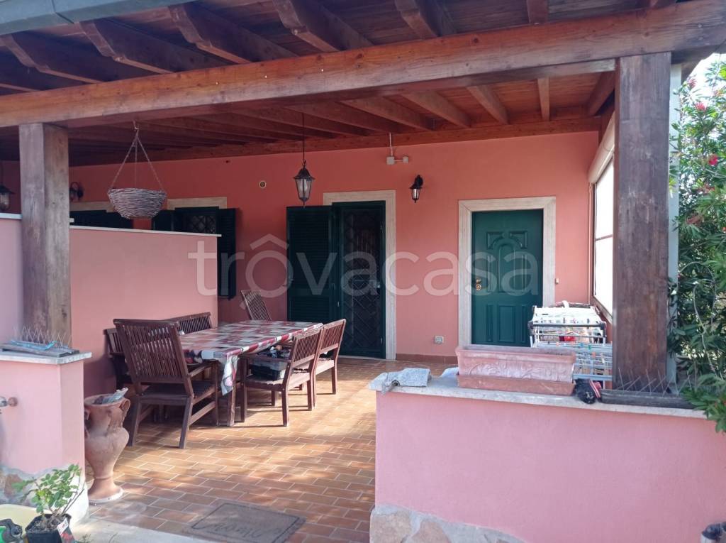 appartamento in vendita a Pomezia in zona Santa Procula