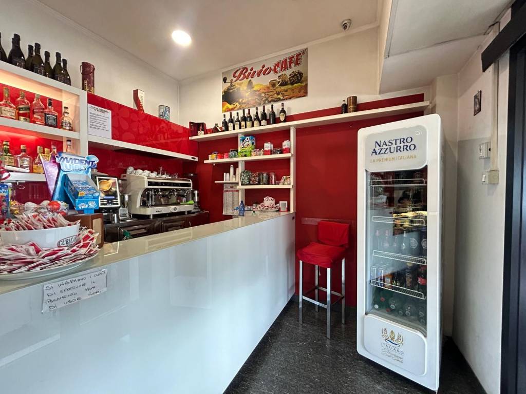 negozio in vendita a Pomezia
