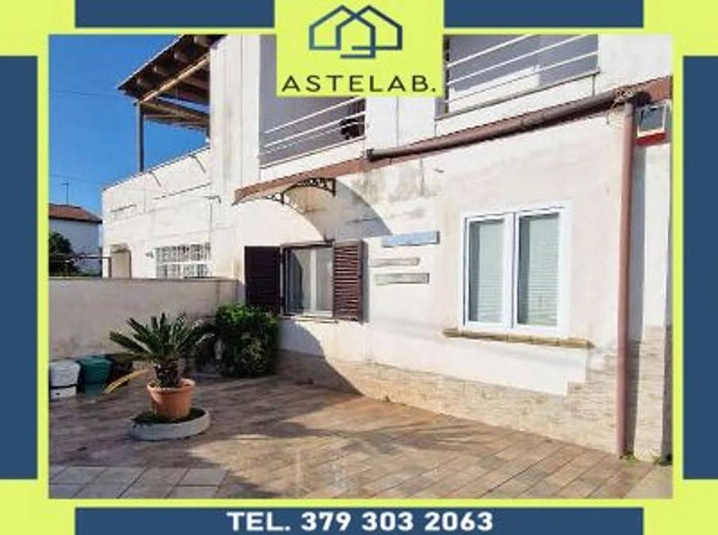 appartamento in vendita a Pomezia in zona Torvaianica